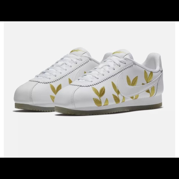 NEW NIKE CLASSIC CORTEZ WHITE METALLIC GOLD Gym Runner Gold Leafs Women US 6.5 - Picture 2 of 3
